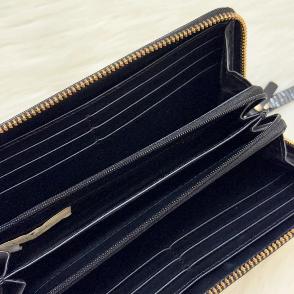 KATE SPADE - BLACK WHITE PATENT LEATHER NY CEDAR STREET LACEY LONG ZIP WALLET